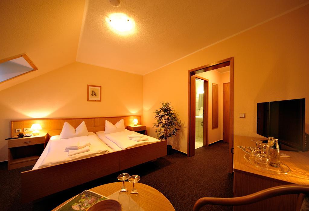 Waldhotel Bad Bibra Exterior photo